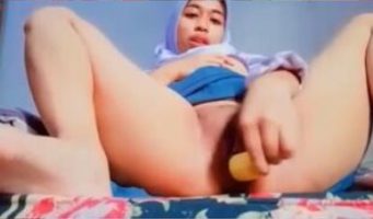 Juwita Siswi doyan Colmek pake Dildo