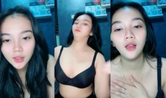 Amorea Putri Bikini Sexy Host Pendatang Baru