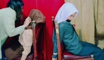 Iket Dua Gadis Ukhti Fetish BDSM Masuk Sini!