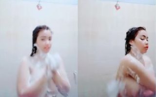 Kak Maya Siaran Langsung Lagi Asyik Mandi