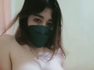 Utingnya Gak Sengaja Nongol Sayang Pas Live